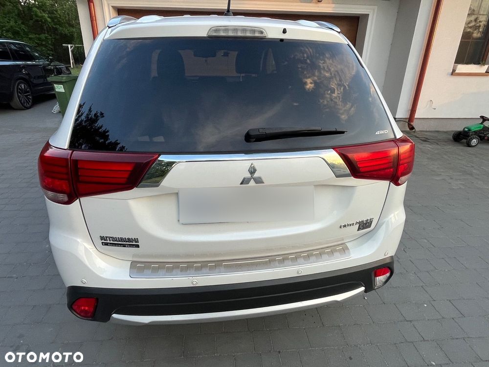 Mitsubishi Outlander 2.0 Instyle Navi 4WD CVT - 4