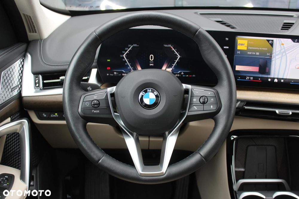 BMW X1 sDrive18i xLine - 13