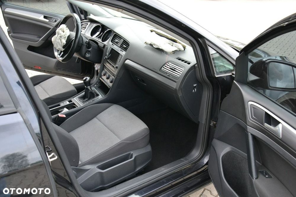Volkswagen Golf - 14