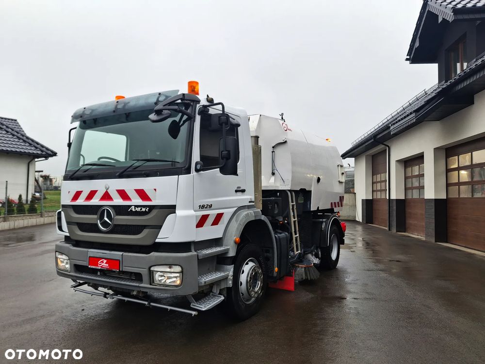 Mercedes-Benz Axor 1829 Zamiatarka Johnston 2 Silniki Szczotki L/R Karcher Listwa Ciśnieniowa Dodatkowy Silnik Mycie Jezdni Wysokim Ciśnieniem Zamiatarka Uliczna - 2