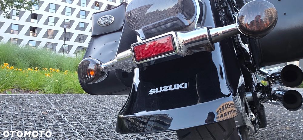 Suzuki Intruder - 14