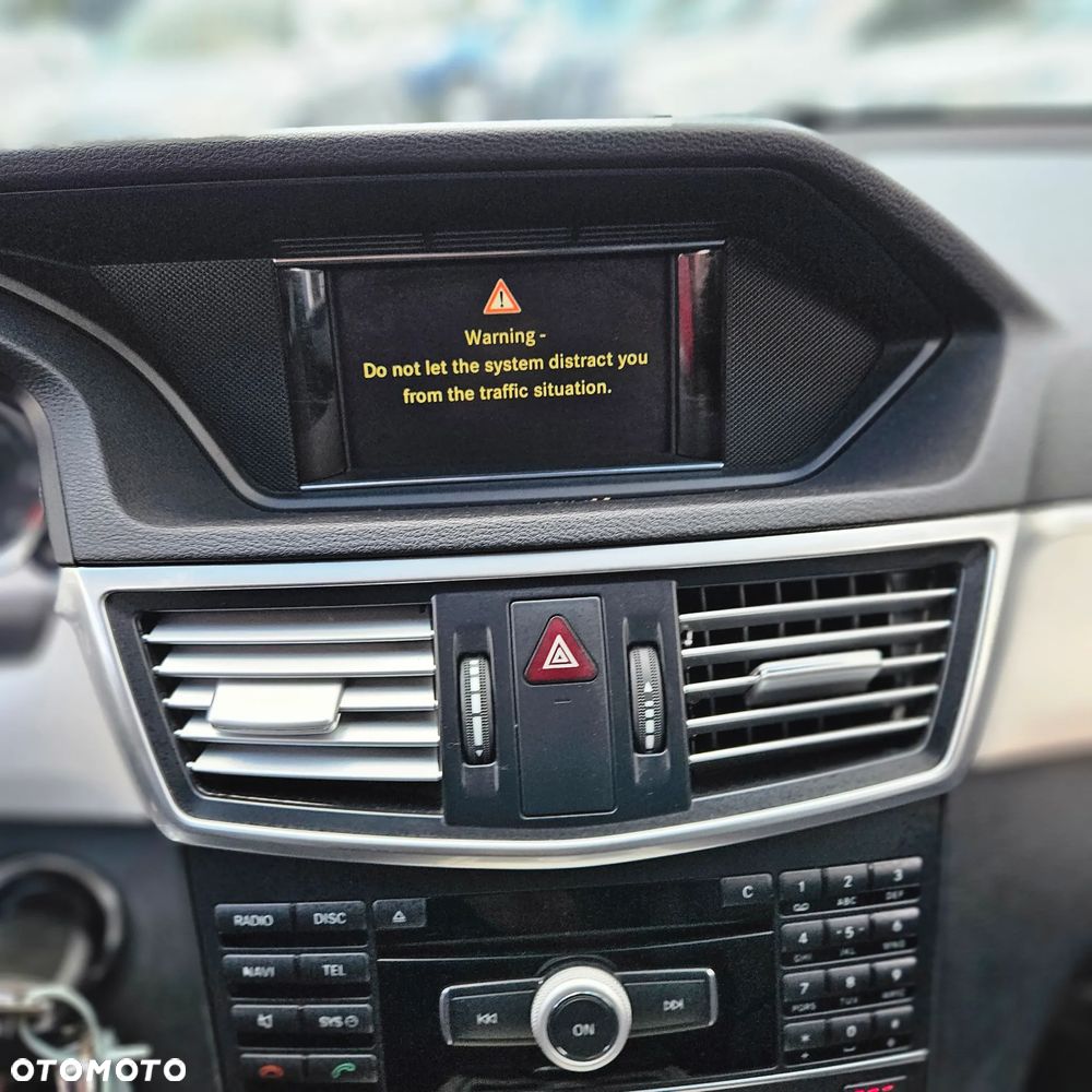Mercedes-Benz Klasa E 350 CDI DPF BlueEFFICIENCY 7G-TRONIC Avantgarde - 34