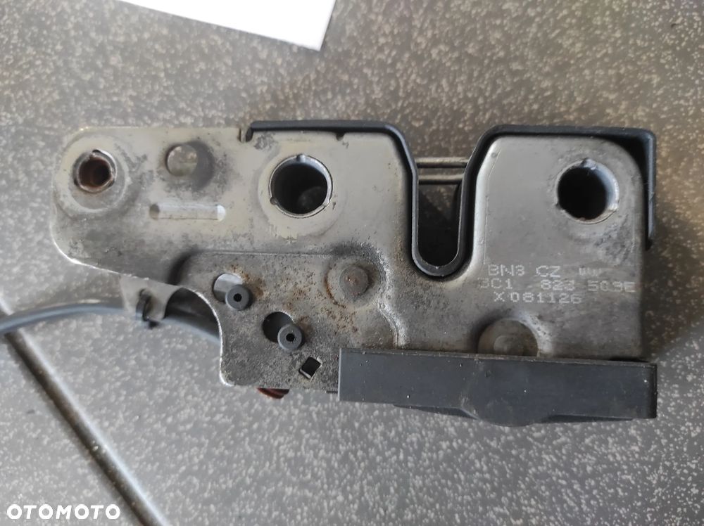 ZAMEK PASA PRZENDIEGO RYGIEL MASKI VW PASSAT B6 CC 3C1823509E WYSYŁKA !!!! - 3