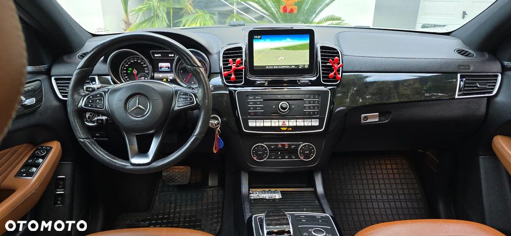 Mercedes-Benz GLE - 10