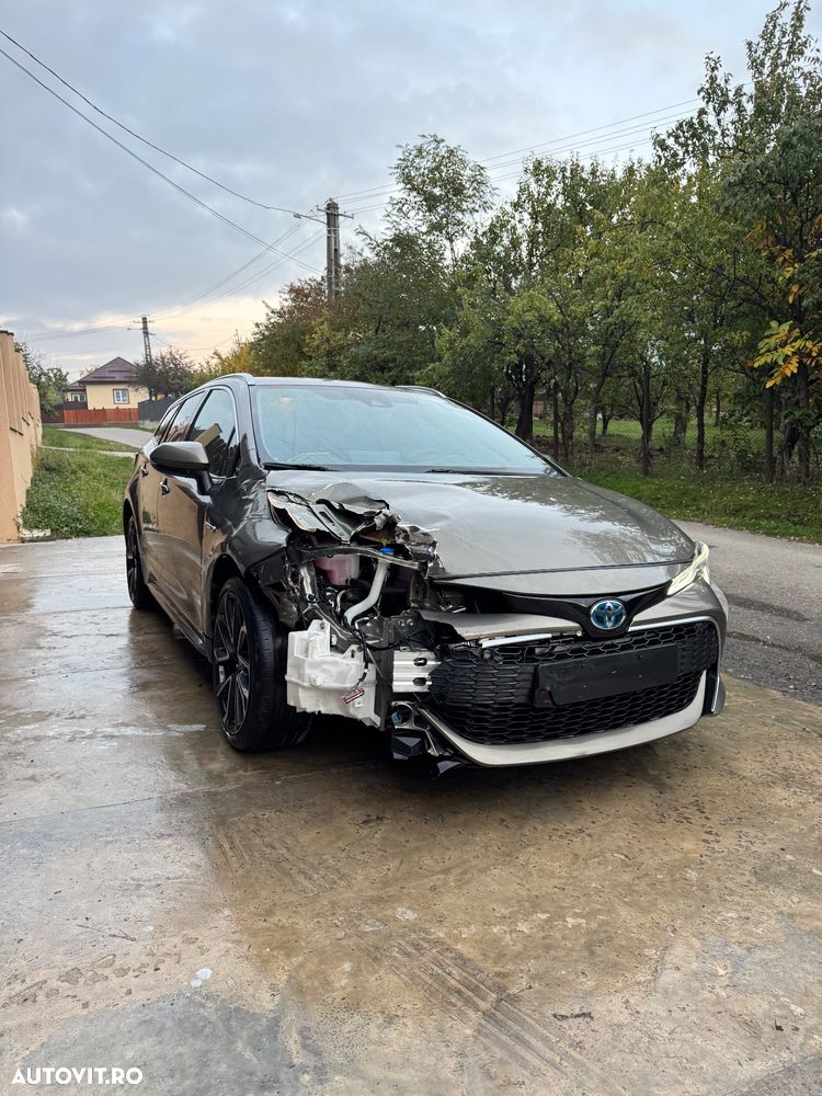 Toyota Corolla 2.0 HSD Exclusive Plus GR Sport Bi-Tone - 4