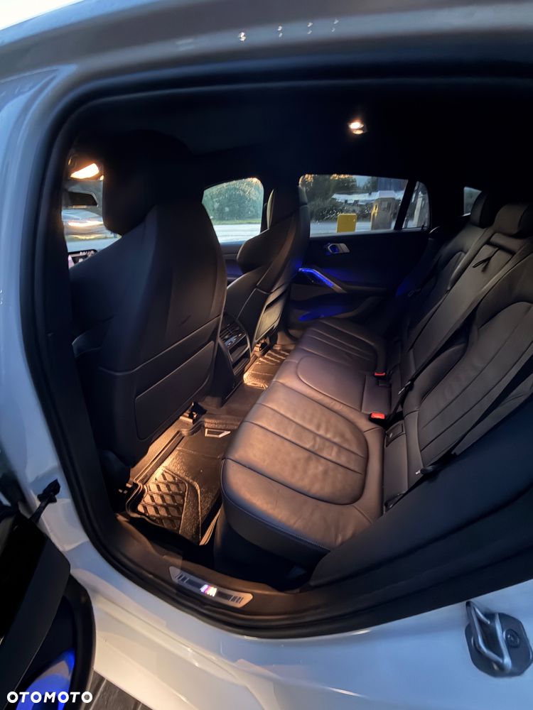 BMW X6 xDrive40d mHEV - 22