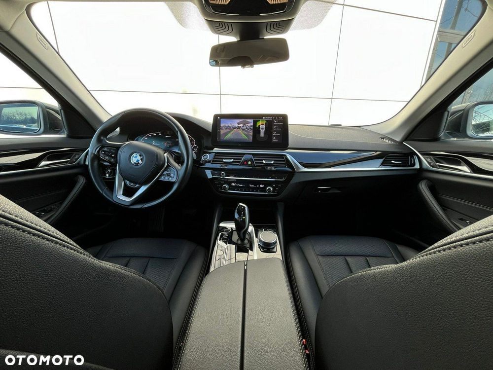 BMW Seria 5 530e Luxury Line - 16