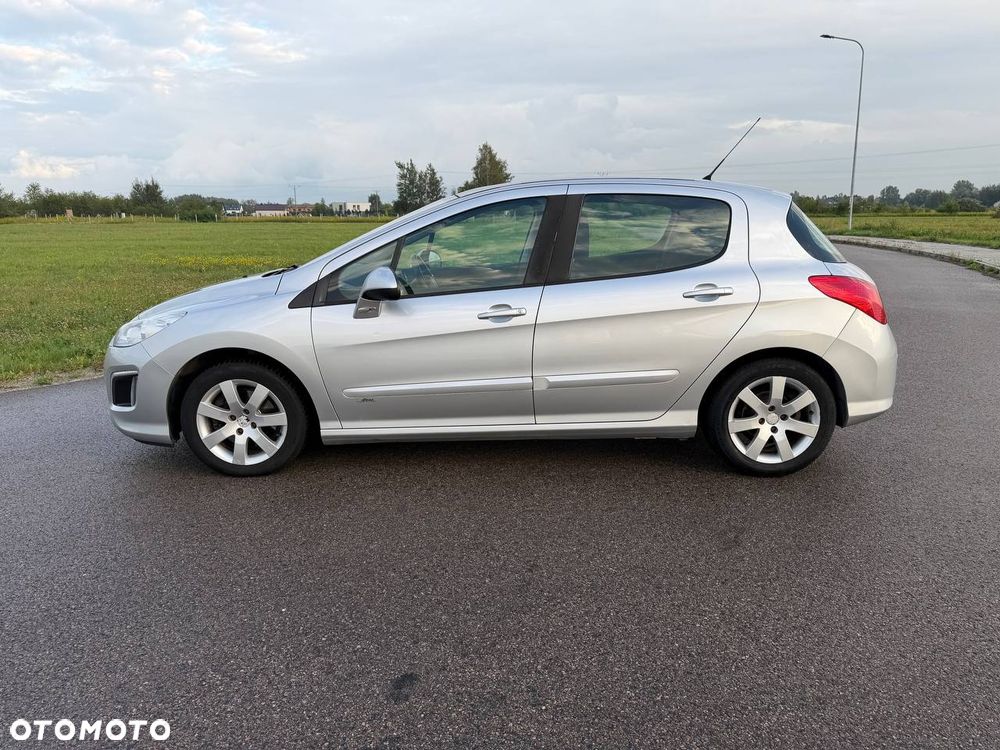 Peugeot 308 - 8