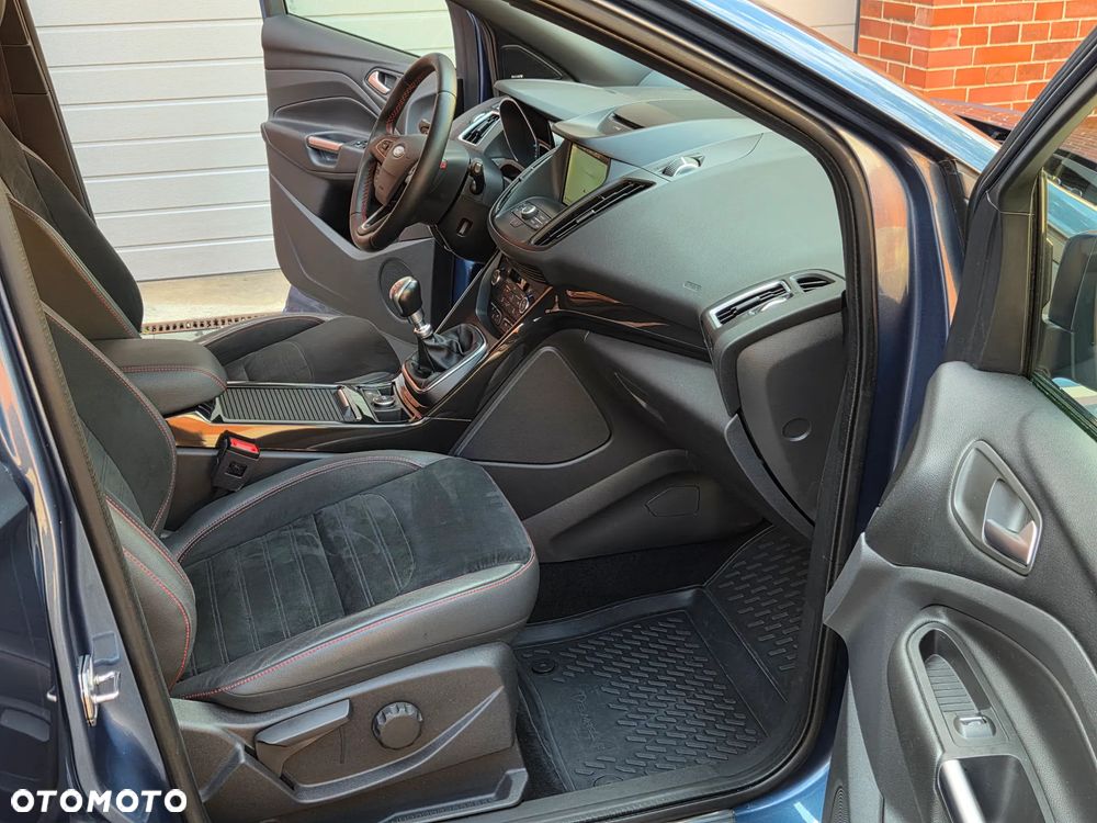 Ford Kuga 1.5 EcoBoost 2x4 ST-Line - 20