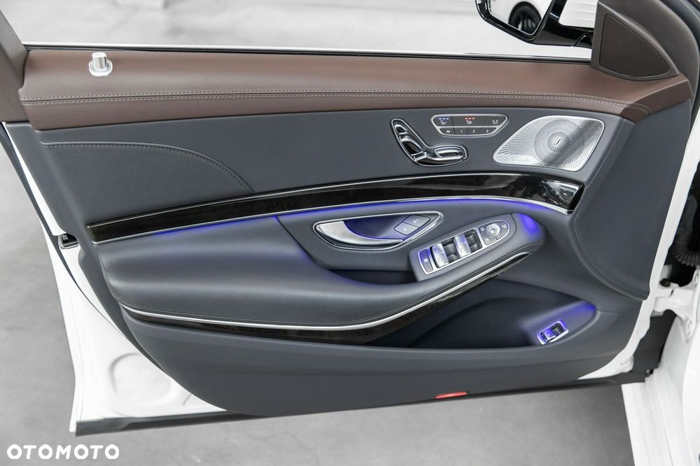 Mercedes-Benz Klasa S 560 4-Matic L 9G-TRONIC - 29