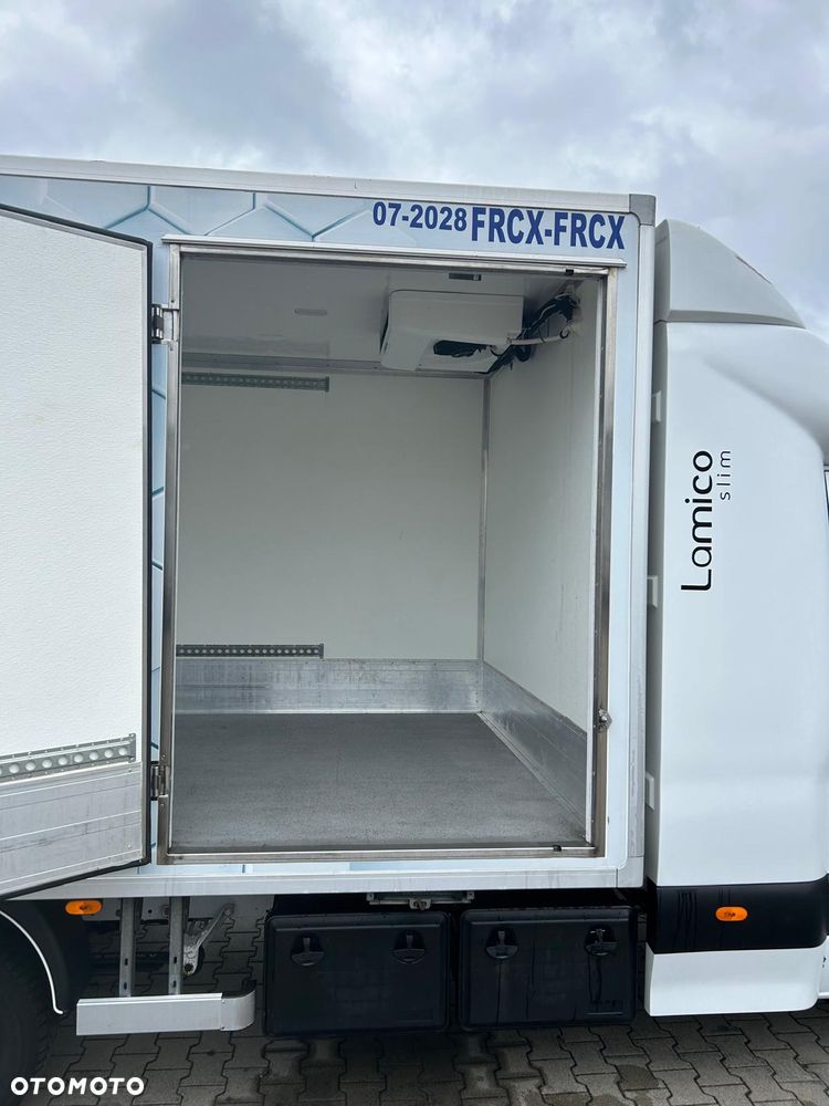 Mercedes-Benz Sprinter - 12