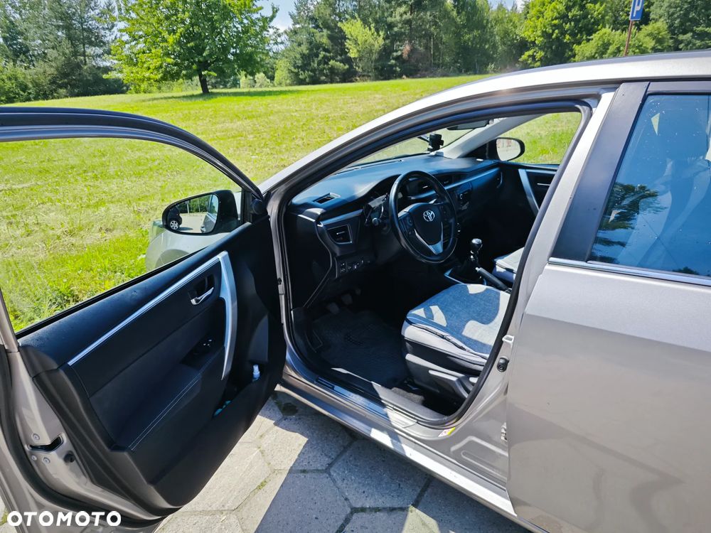 Toyota Corolla 1.6 Active - 12