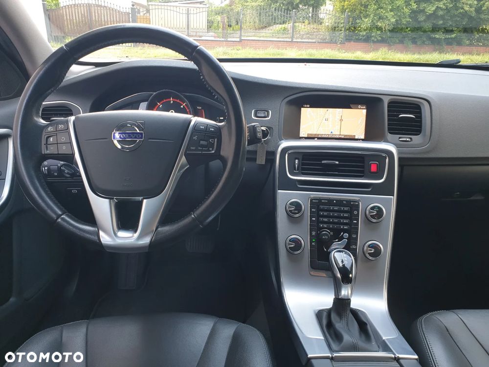 Volvo V60 D3 Geartronic Summum - 6