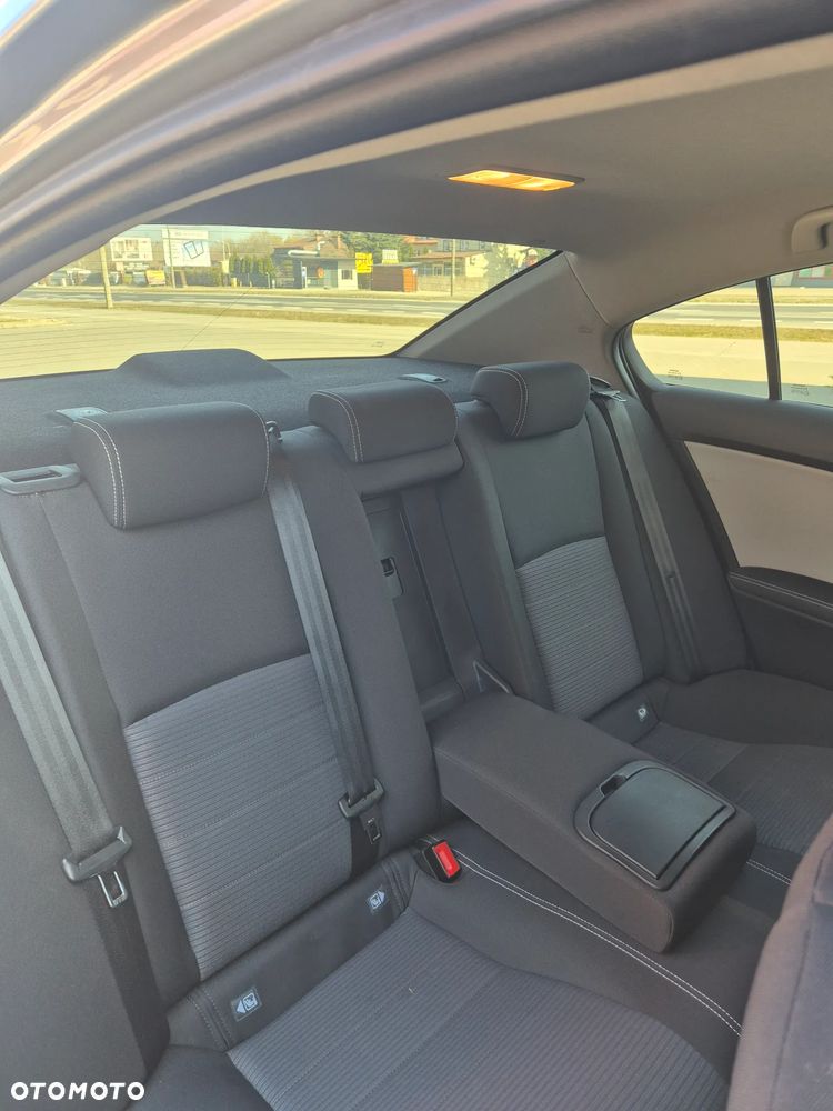 Toyota Avensis 1.8 Sol MS - 8