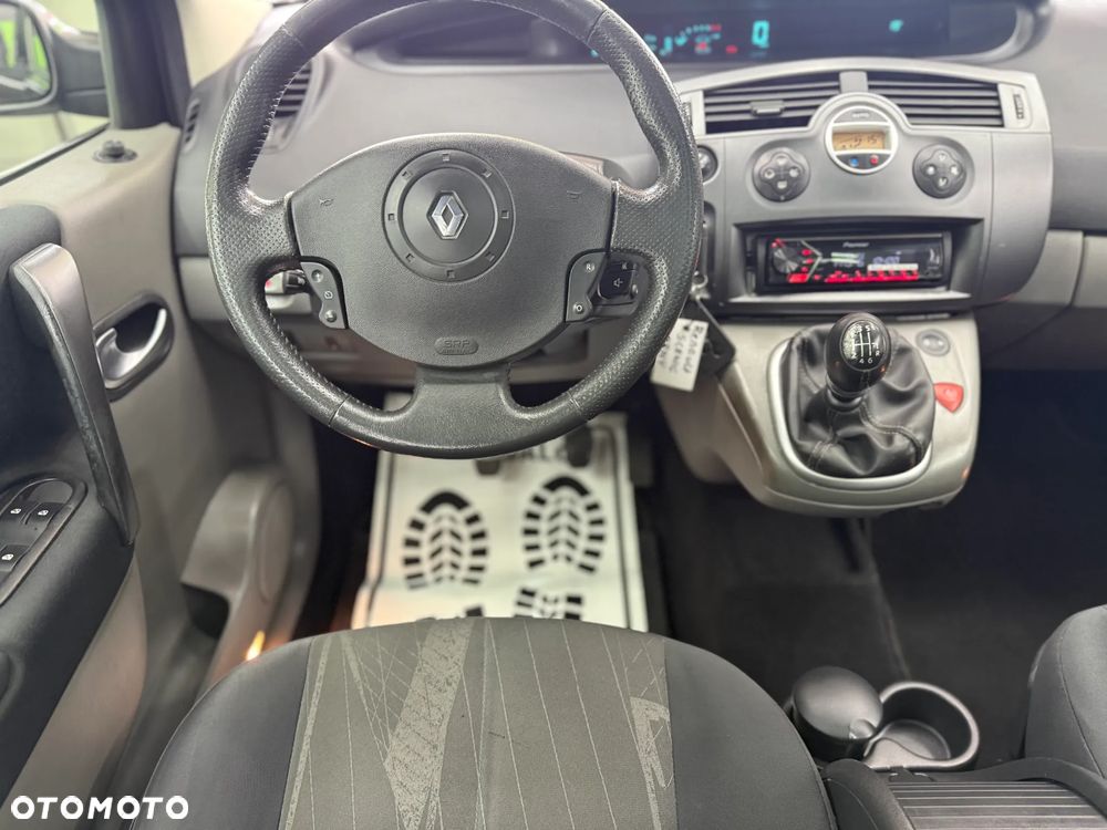 Renault Scenic 2.0 16V Luxe Expression - 38