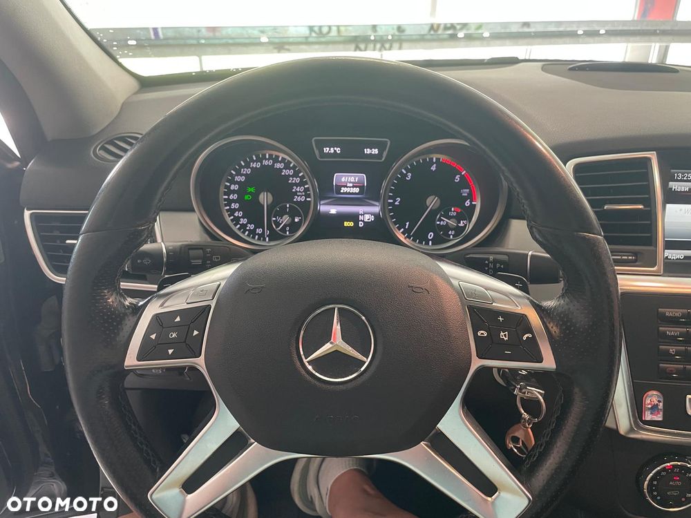 Mercedes-Benz ML 350 BlueTec 4-Matic - 30
