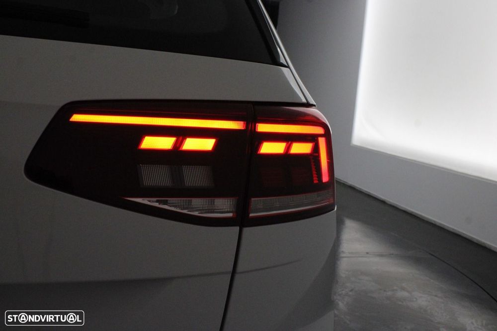 VW Passat Variant 2.0 TDI Business DSG - 53