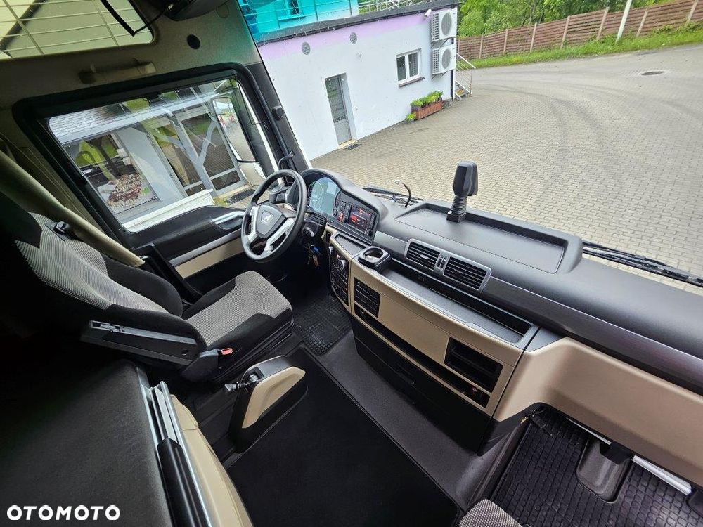 MAN TGX 26.460 KONTENER 8,2M 20EP XXL KABINA - 28