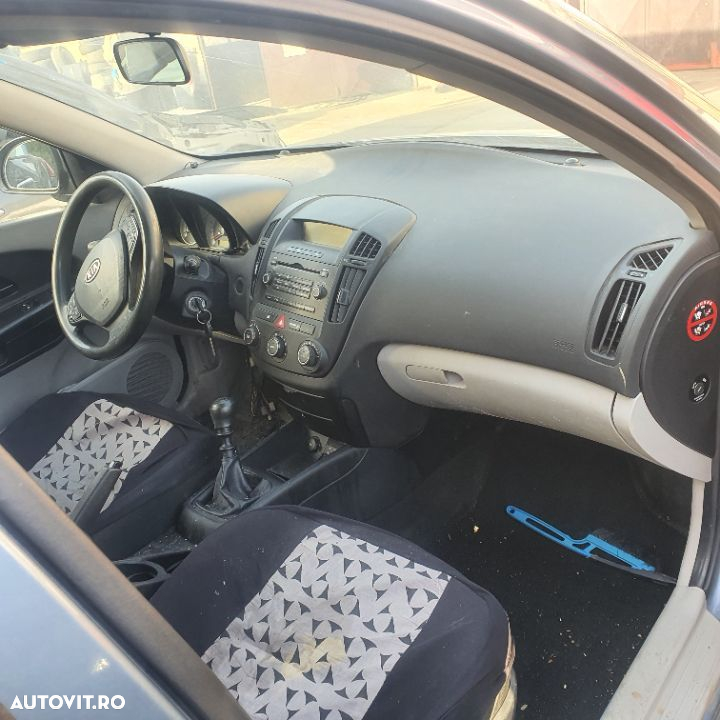 Dezmembram KIa Ceed 1,4 b 2008 - 5