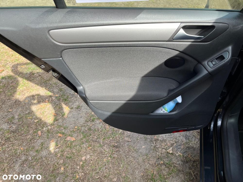 Volkswagen Golf 1.6 TDI DPF Comfortline - 21