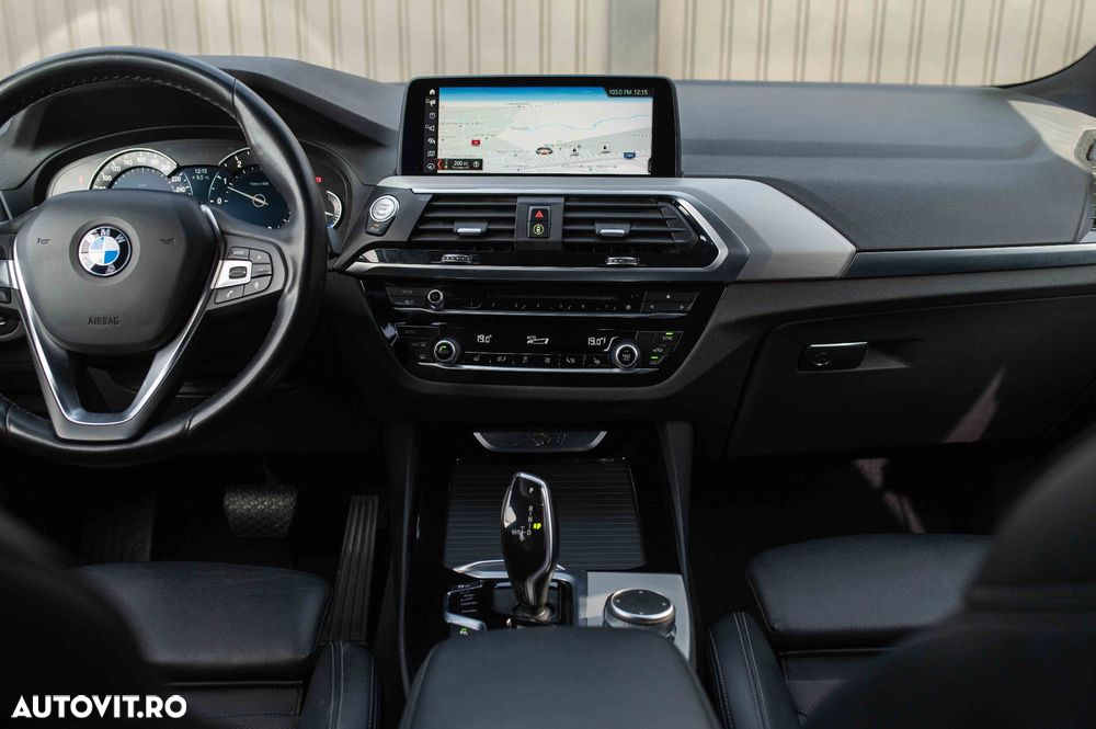 BMW X3 xDrive20i AT xLine - 31