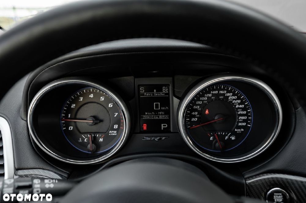 Jeep Grand Cherokee SRT8 - 29