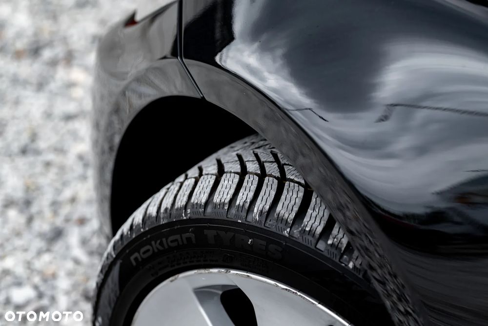 BMW Seria 3 325i xDrive Edition Exclusive - 15