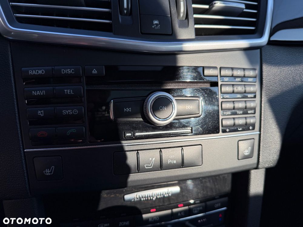 Mercedes-Benz Klasa E 220 CDI DPF BlueEFFICIENCY Automatik Avantgarde - 26