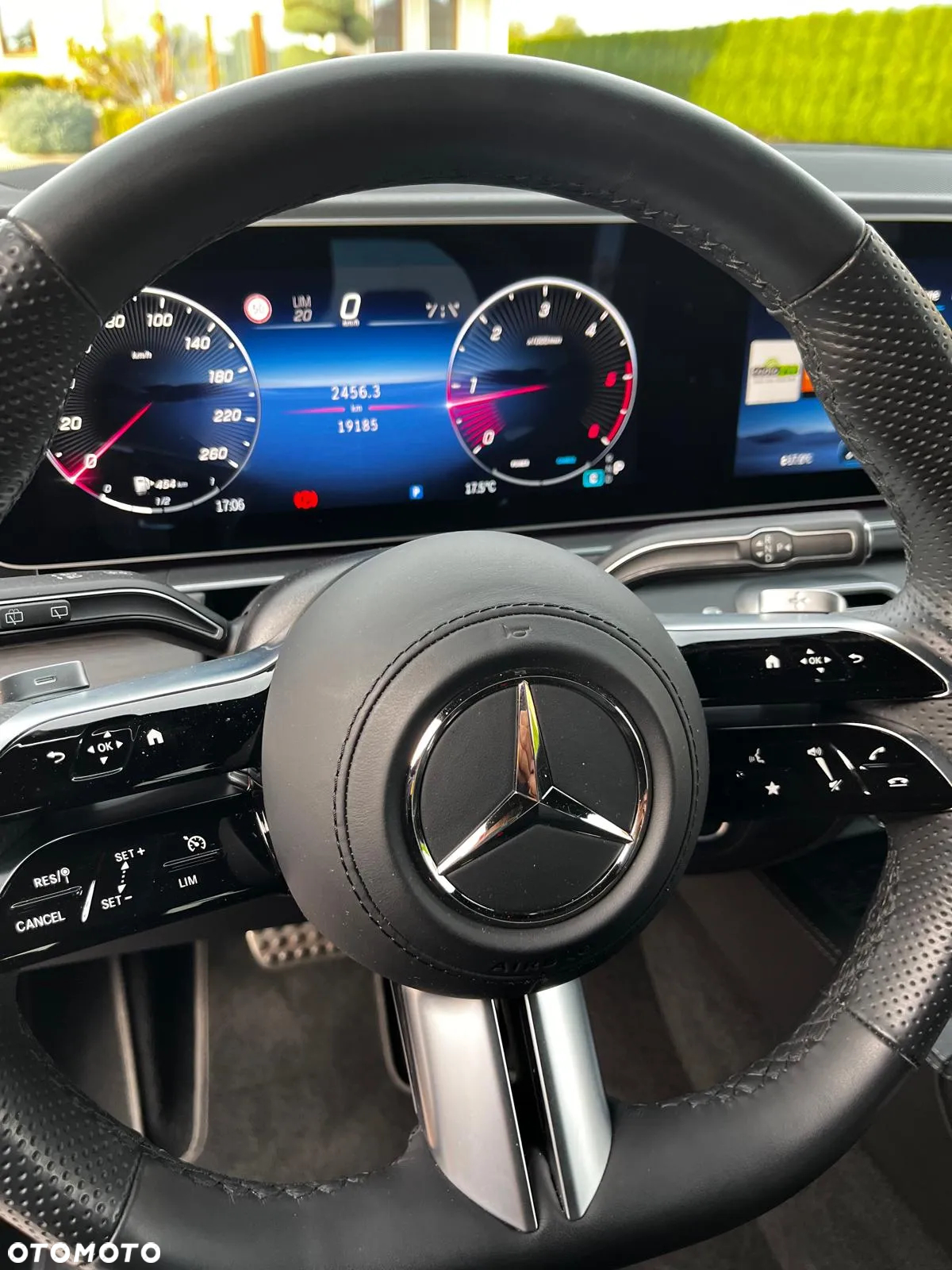 Mercedes-Benz GLE - 11