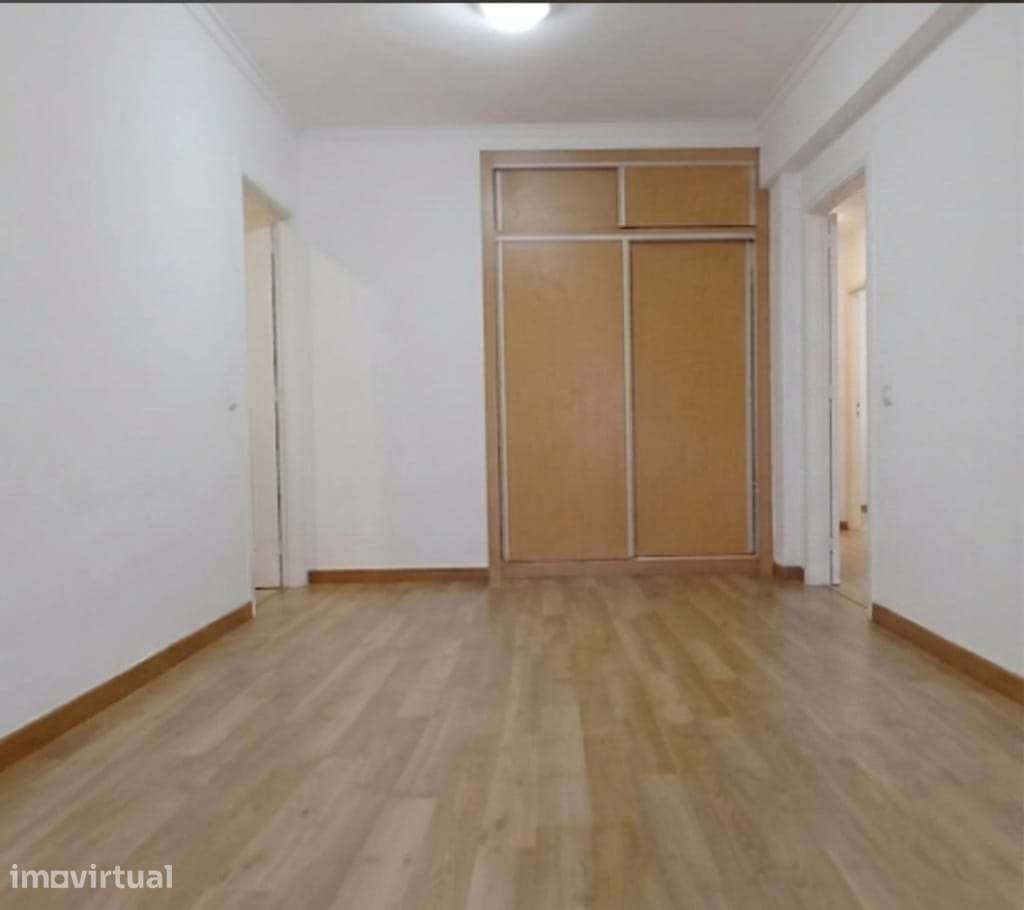Excelente apartamento de 3 assoalhadas entre a Av de Roma e Av EUA - Grande imagem: 5/15
