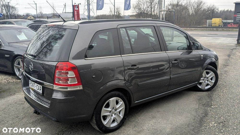 Opel Zafira - 10