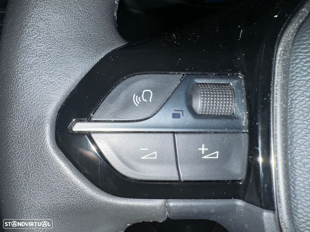 Peugeot e-2008 50 kWh Allure Pack - 8