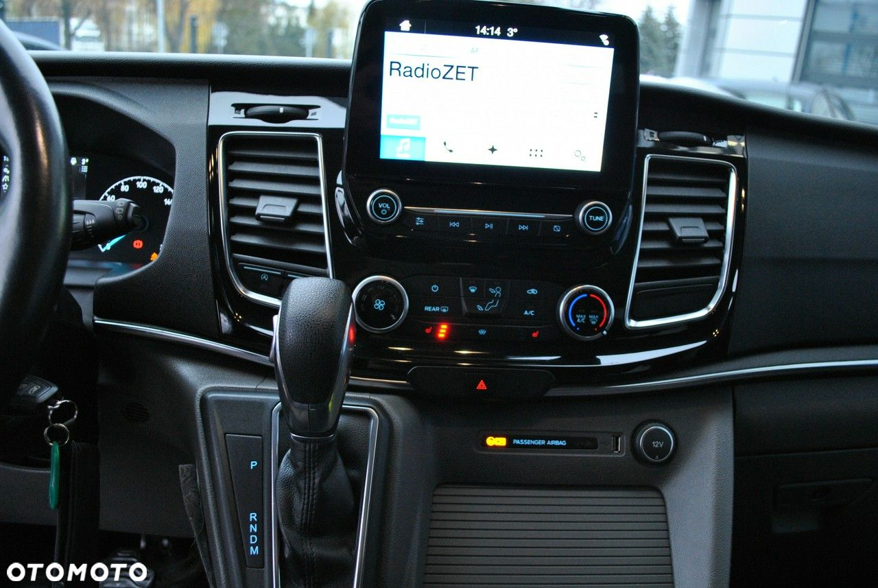 Ford Tourneo Custom - 22