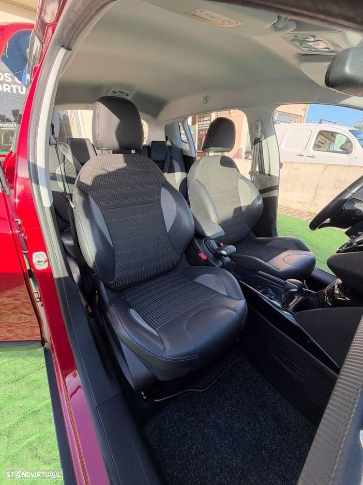 Peugeot 2008 1.2 PureTech Allure EAT6 - 17