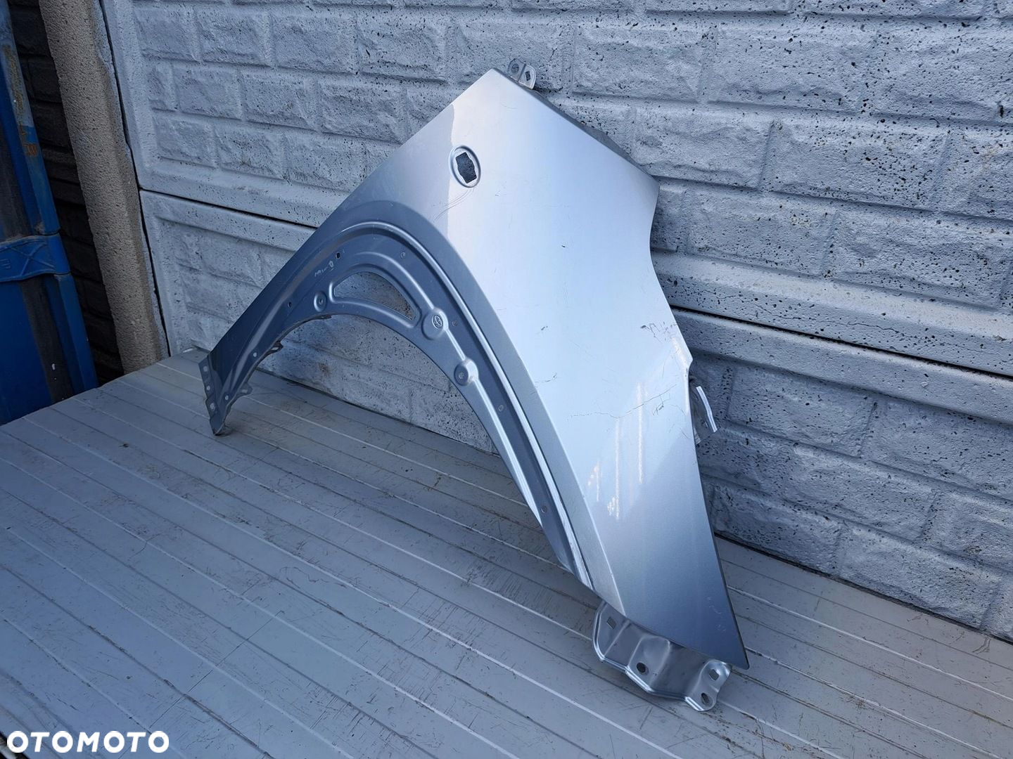 BŁOTNIK PRAWY PRZEDNI TOYOTA AYGO X 22-24 - 2