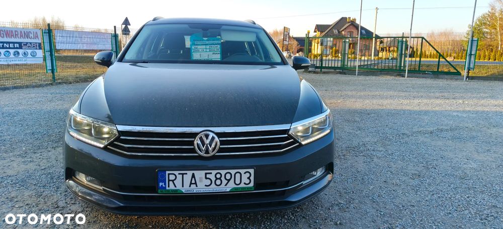 Volkswagen Passat 2.0 TDI SCR DSG Comfortline - 8