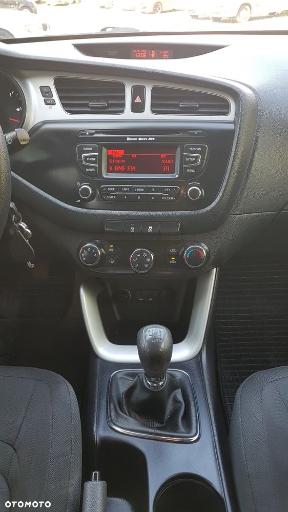 Kia Ceed - 11