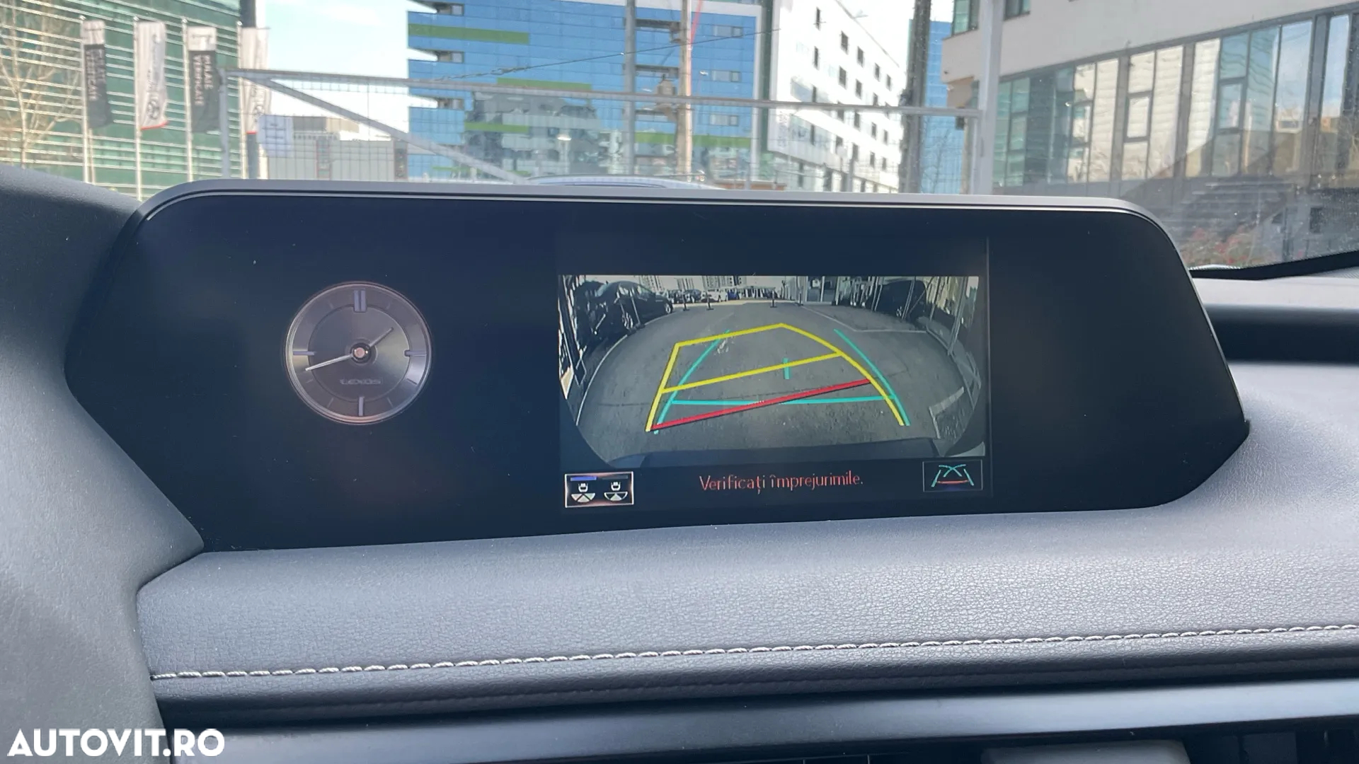 Lexus UX 250h Business Edition - 26