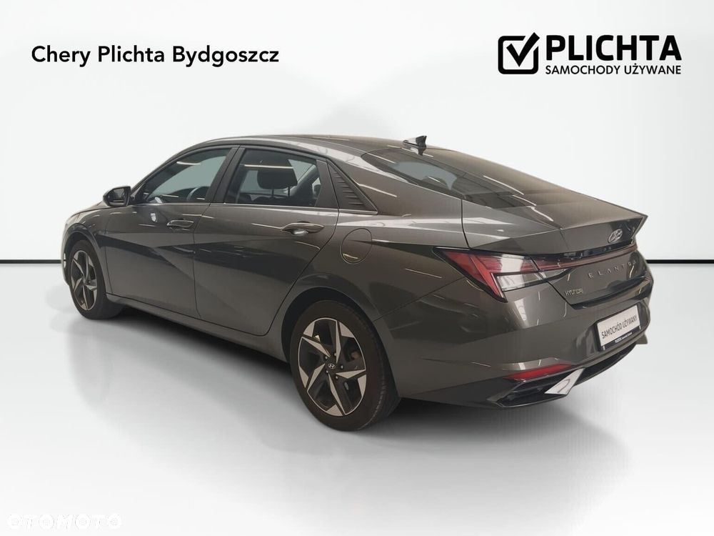 Hyundai Elantra - 8