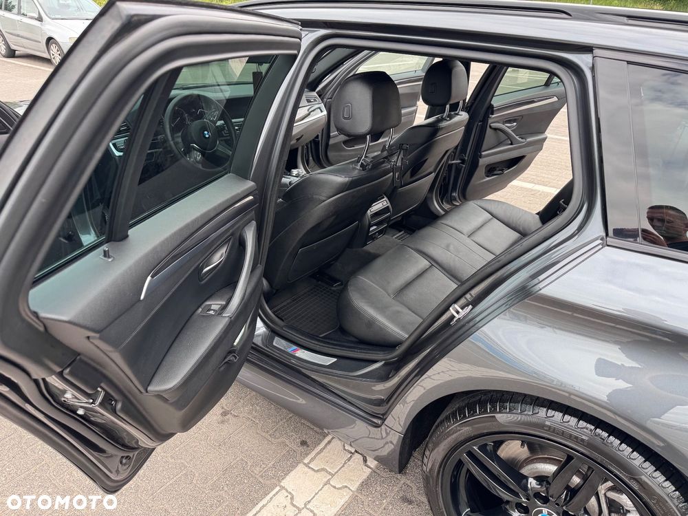 BMW Seria 5 530d xDrive Modern Line - 13