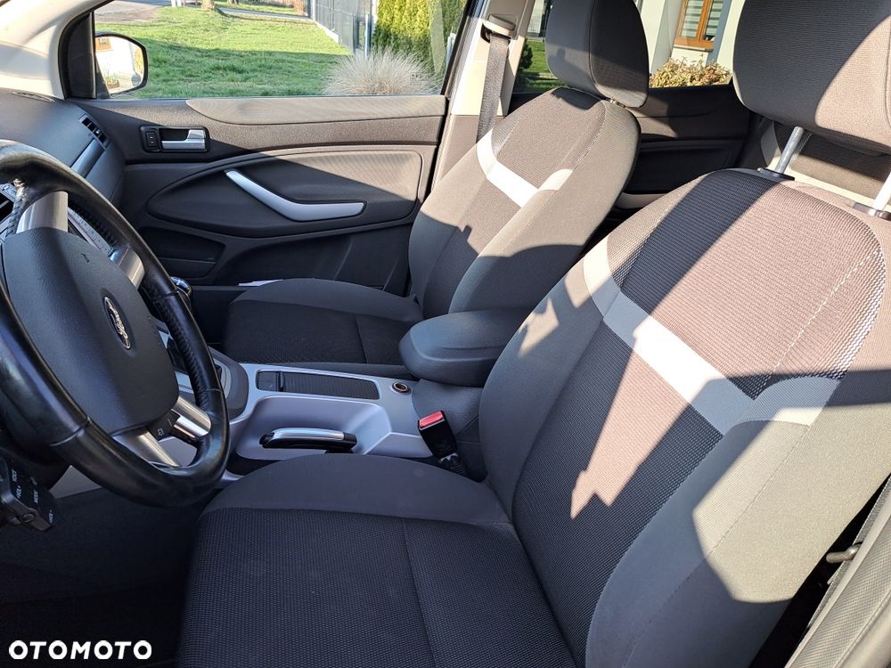 Ford Kuga - 7