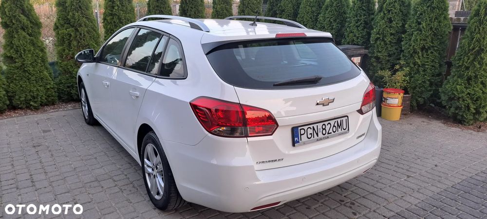 Chevrolet Cruze Station Wagon 1.6 LS+ - 9