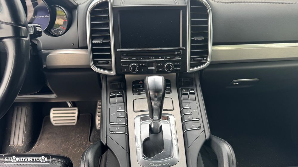 Porsche Cayenne Turbo - 11