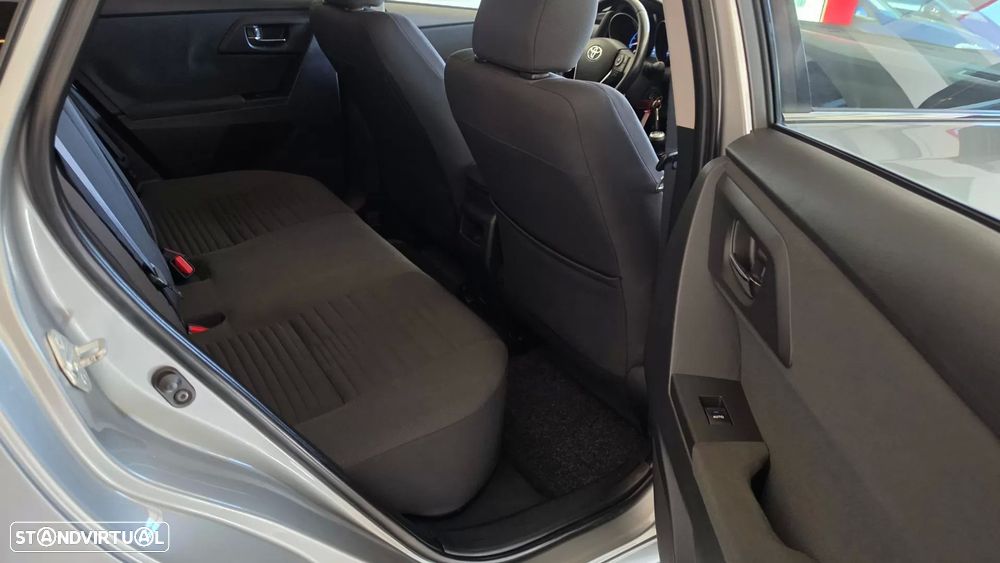 Toyota Auris 1.6 D-4D Exclusive+Navi - 47
