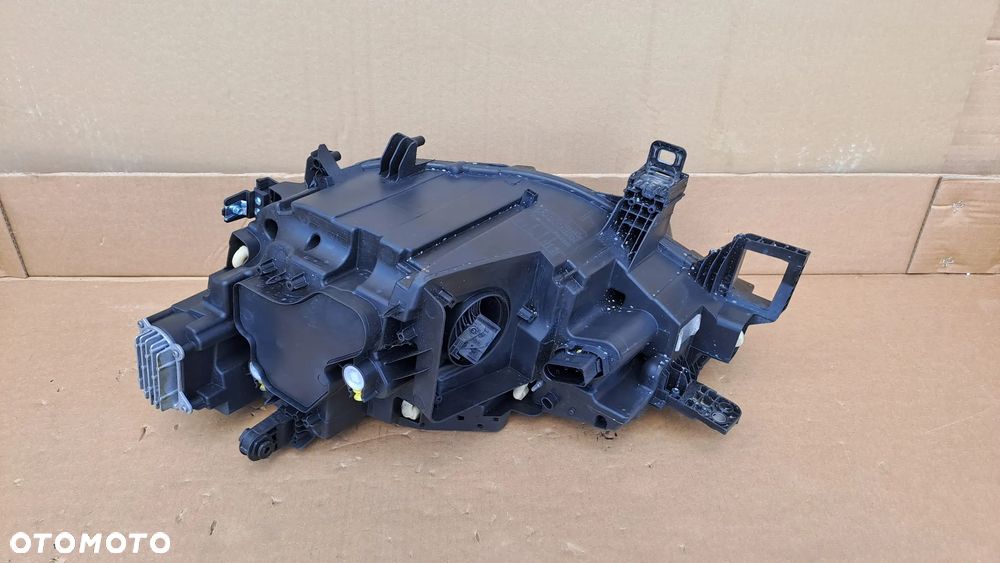 VW ID4 PRAWA LAMPA PRZOD IQ LIGHT 11B941036M - 5