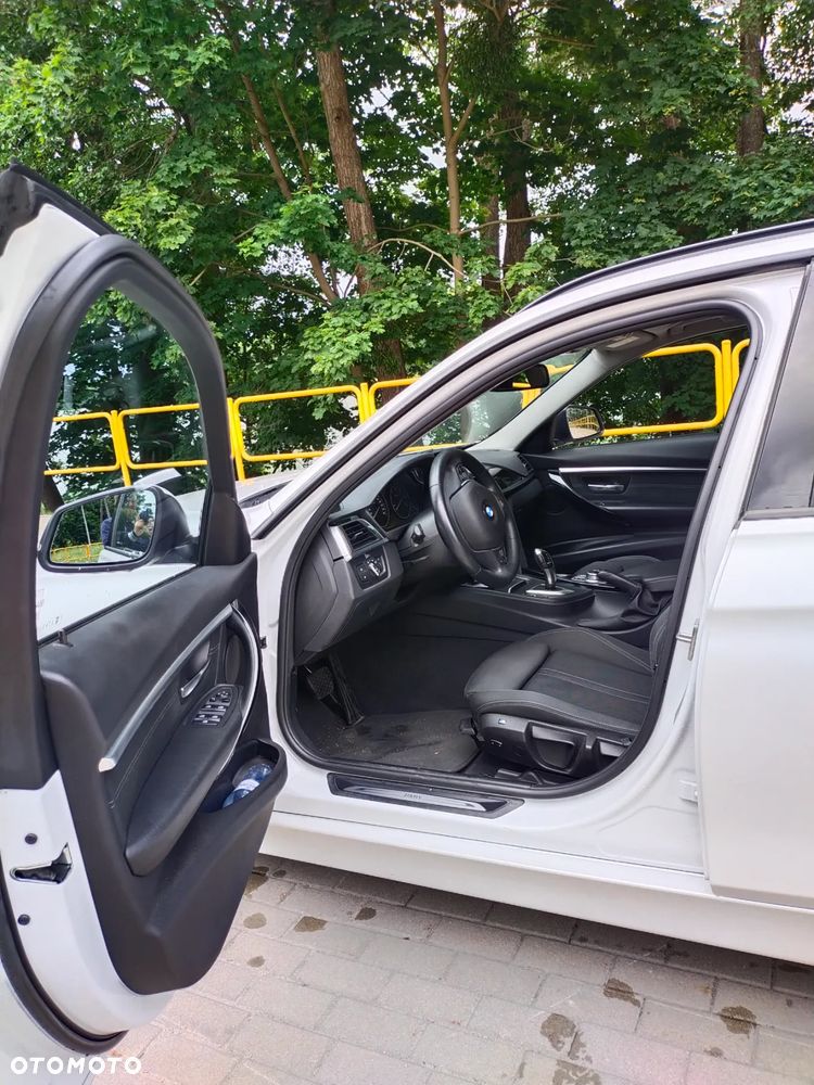 BMW Seria 3 318d Sport Line - 9