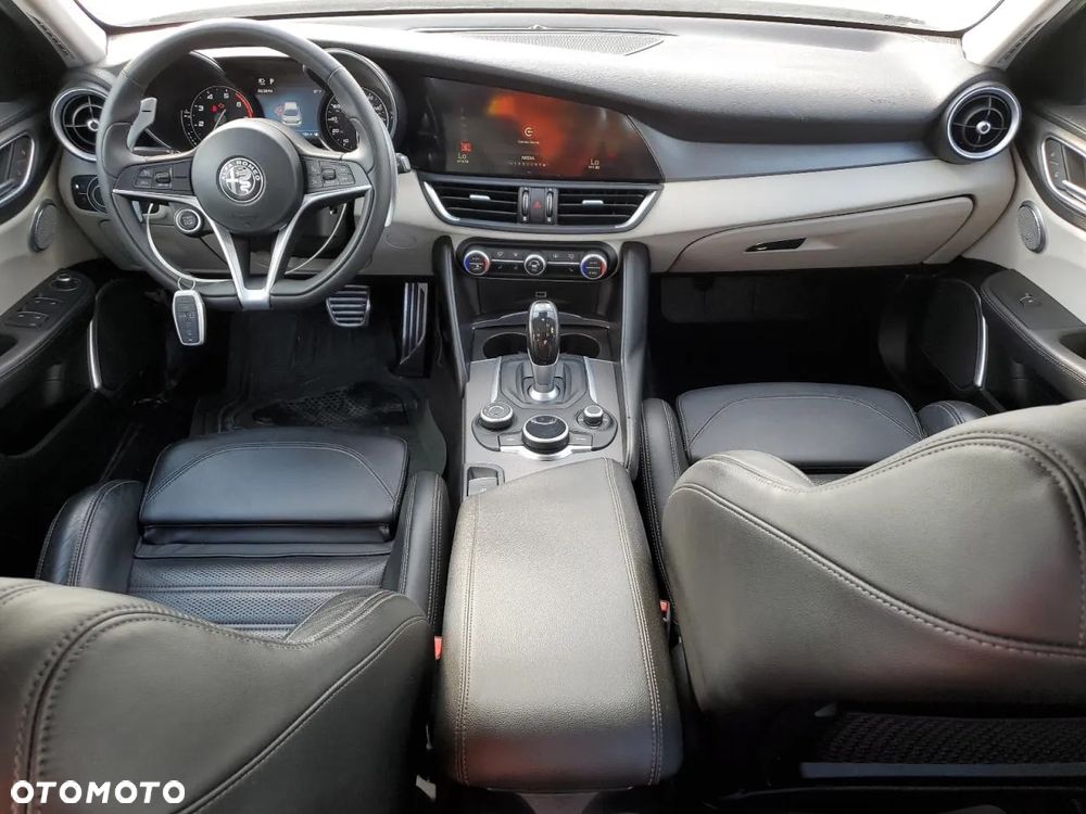 Alfa Romeo Giulia 2.0 Turbo TI Q4 - 7