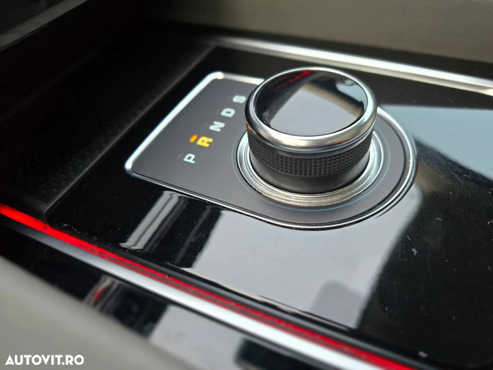 Jaguar F-Pace 30t AWD Portfolio - 15