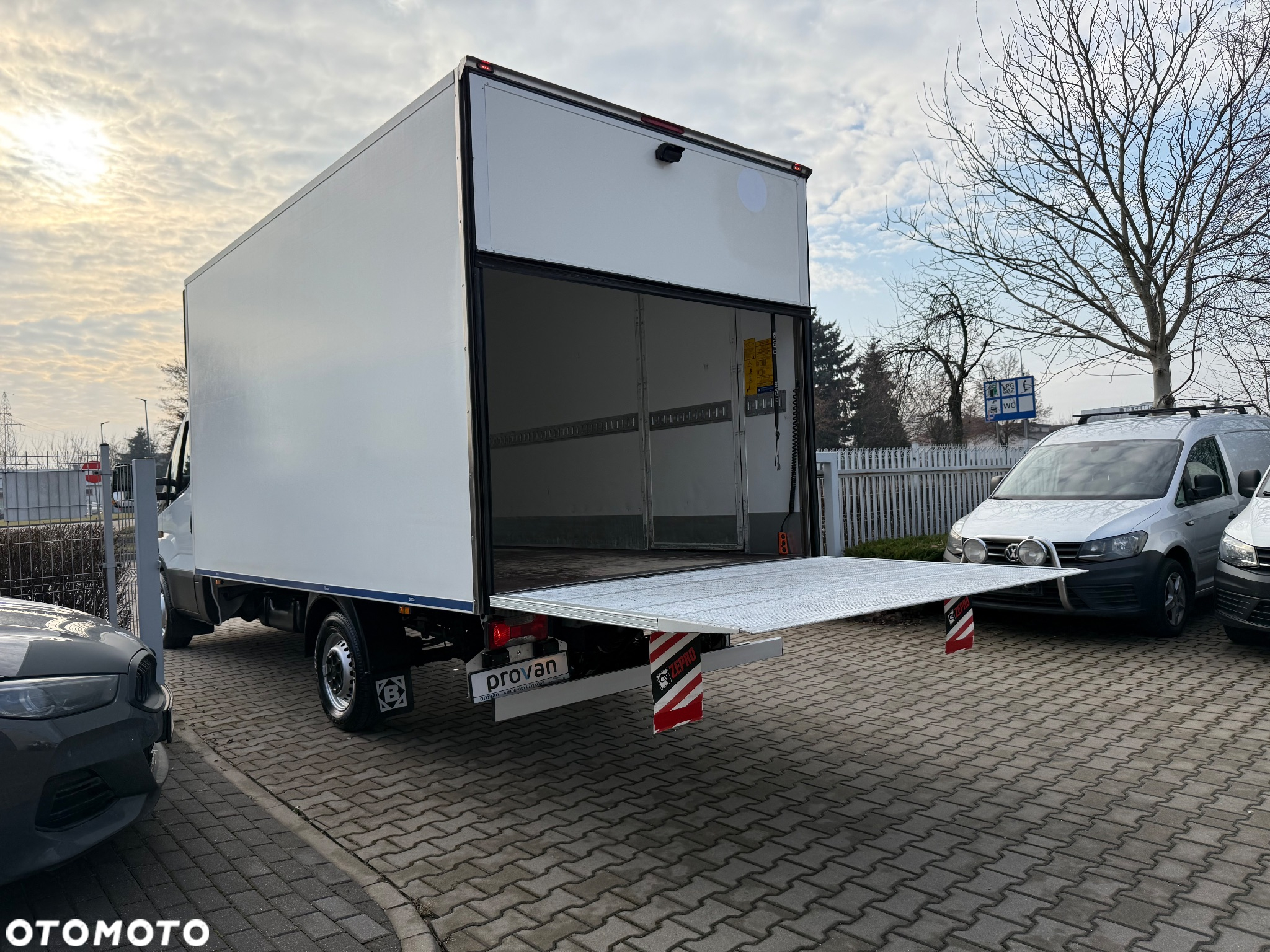 Iveco DAILY 35-160 HI-MATIC KONTENER 8 EUROPALET WINDA ZEPRO - 11