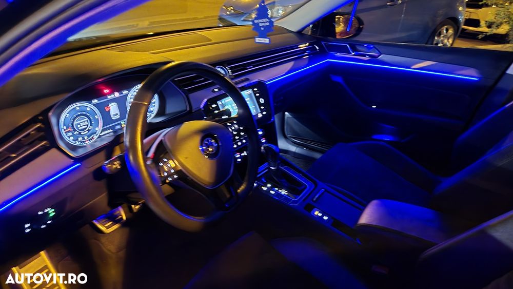 Volkswagen Passat 2.0 TDI DSG Highline - 30